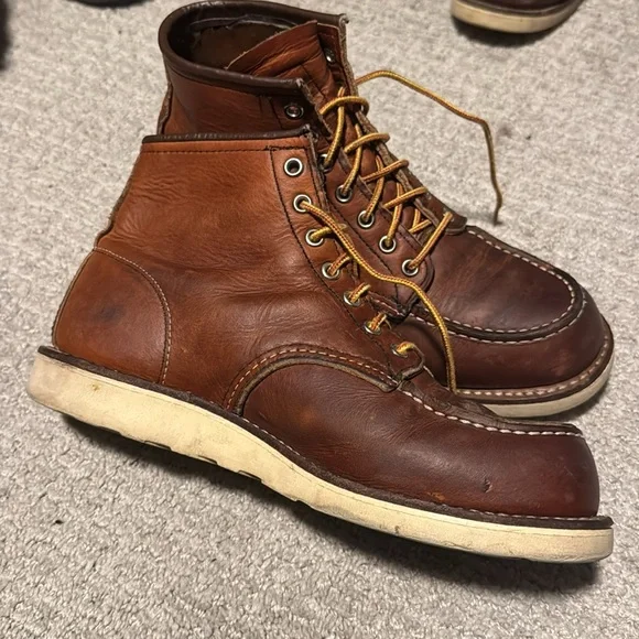 Redwing 875 Moc Toe boots - size 8 D / in great  condition. Blk laces & ylw - Picture 6 of 7